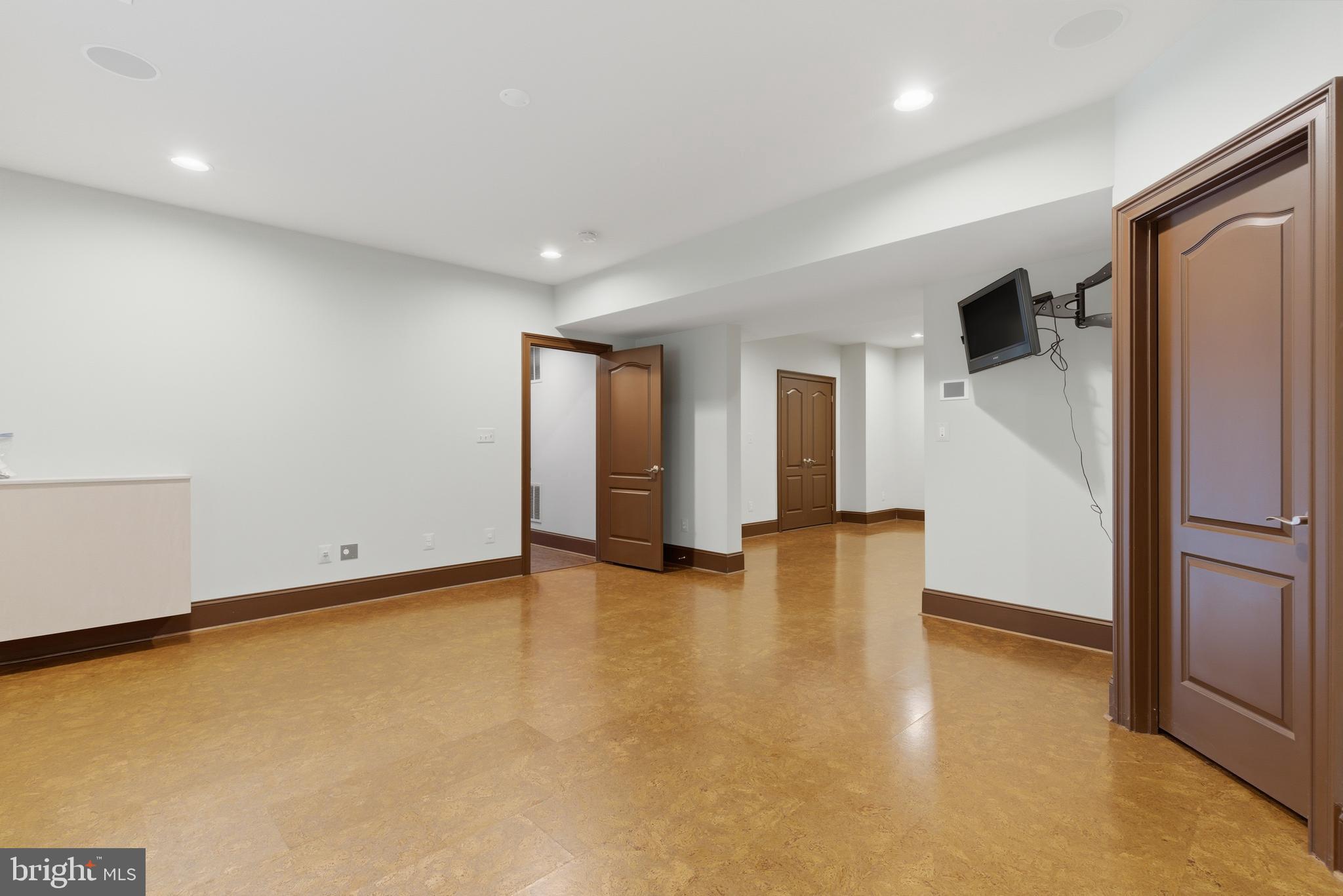 BELMONT COUNTRY CLUB - Residential