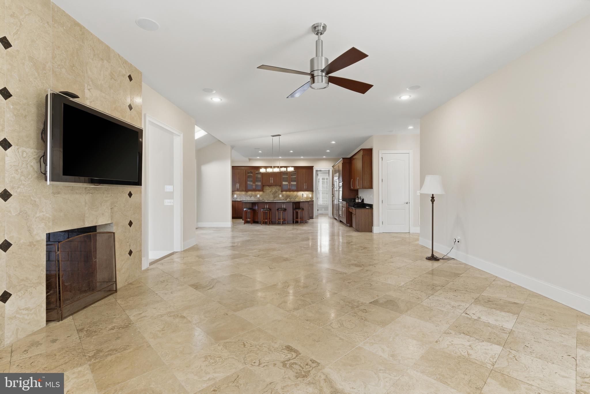 BELMONT COUNTRY CLUB - Residential