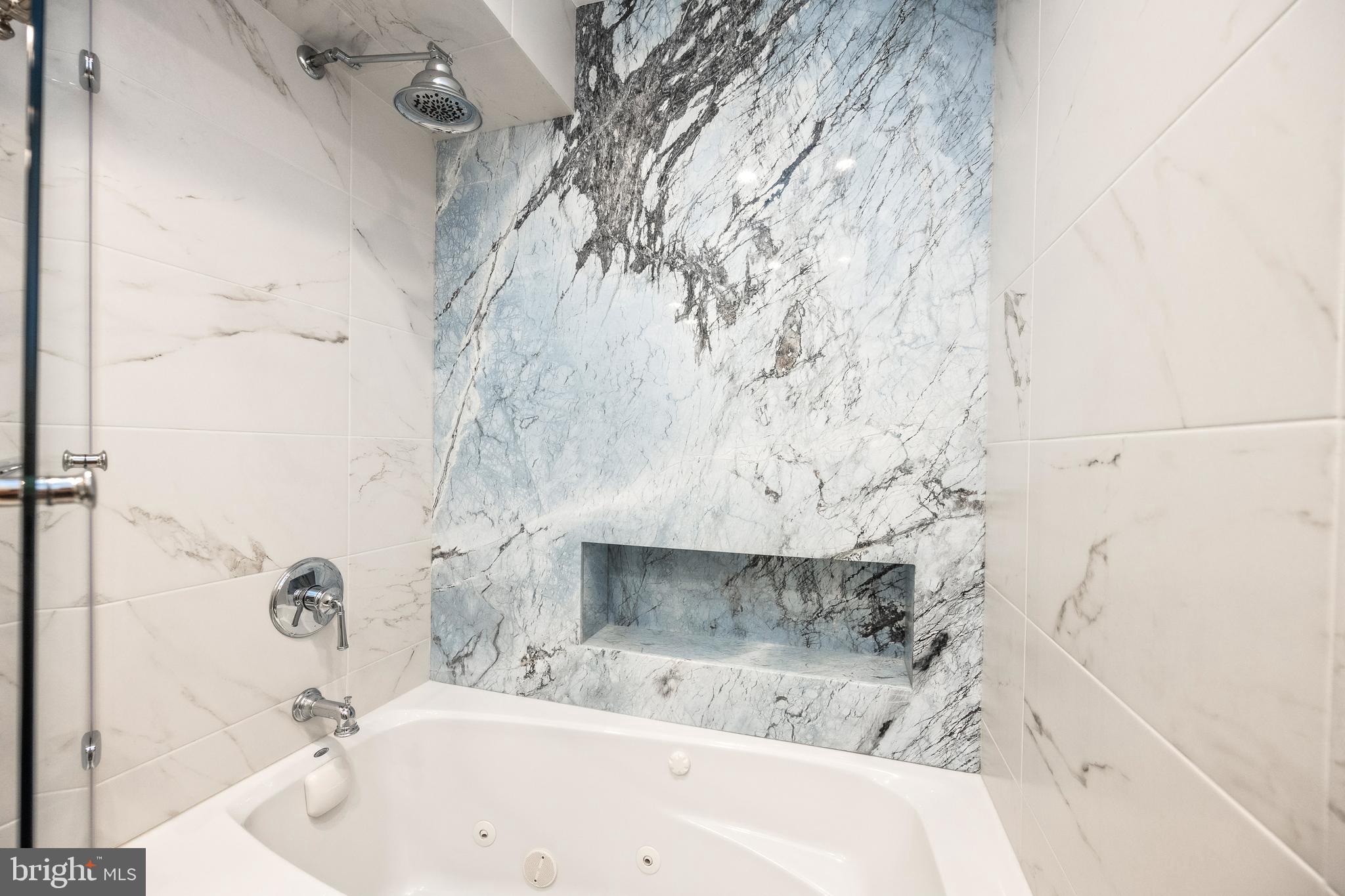 ASHBURN VILLAGE - Residential Lease