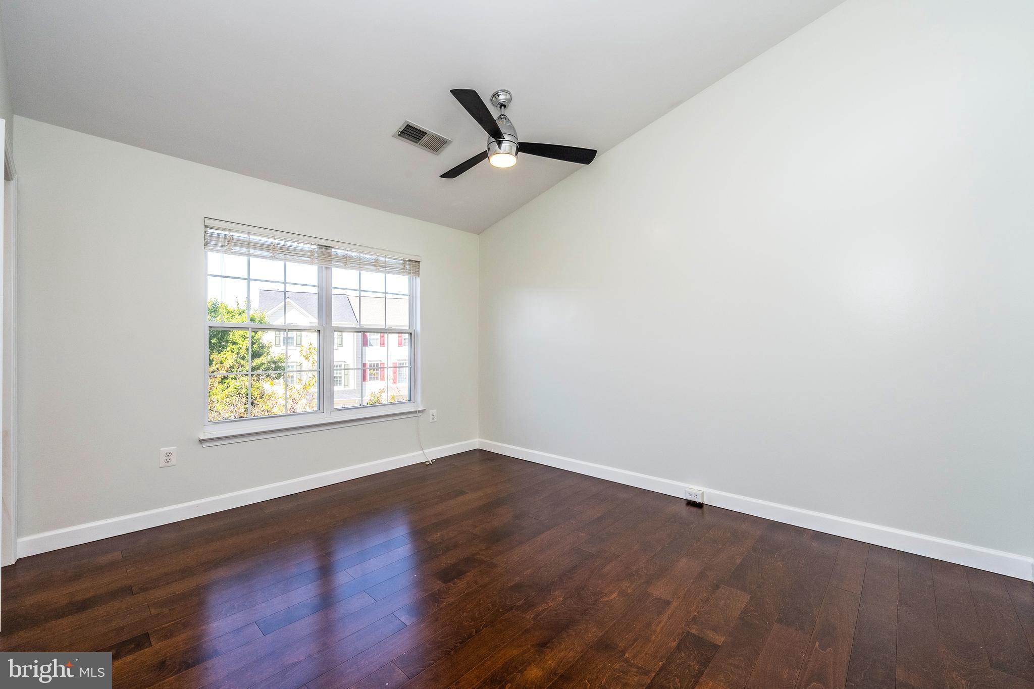 ASHBURN VILLAGE - Residential Lease