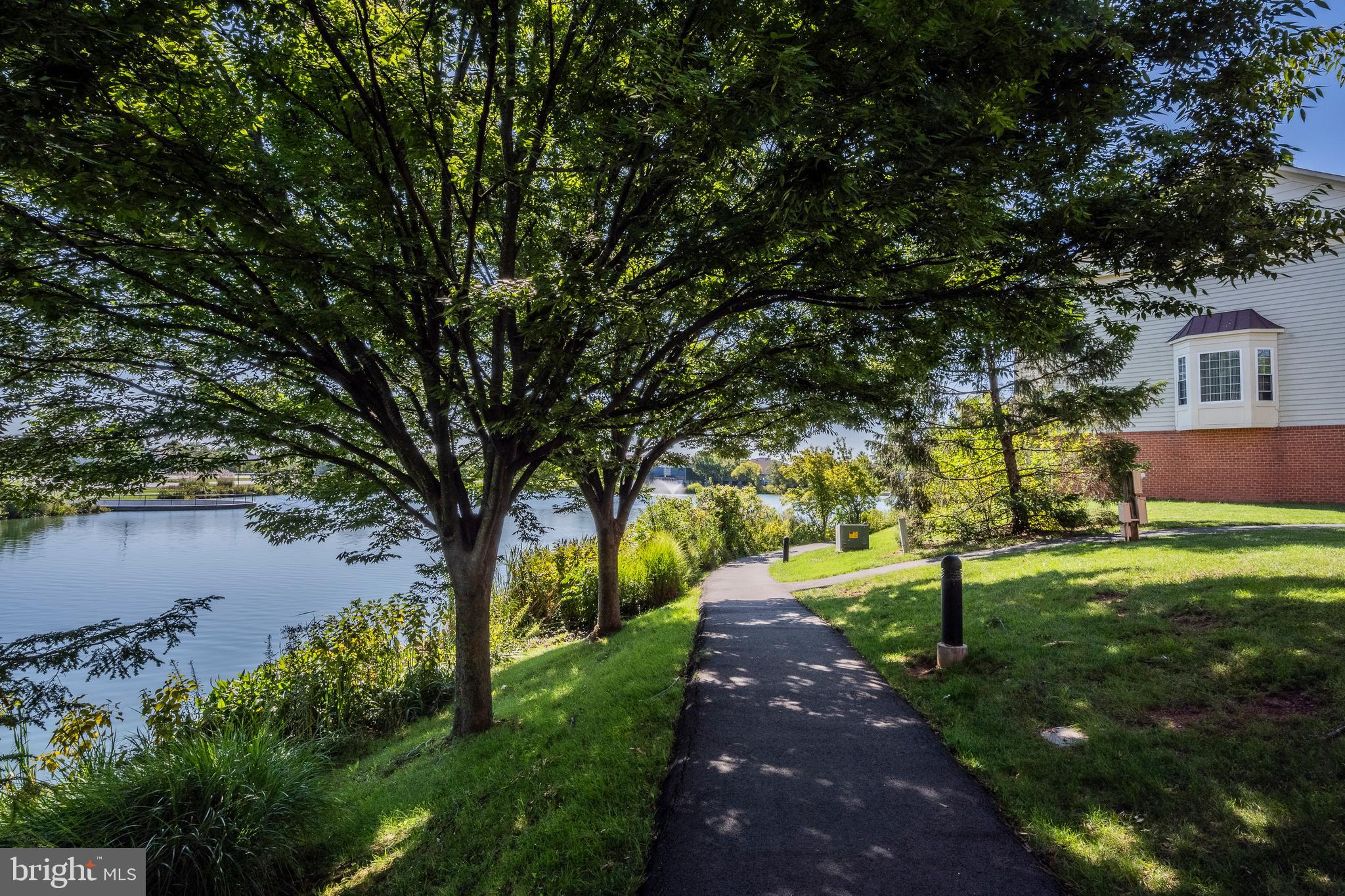 ASHBURN VILLAGE - Residential Lease