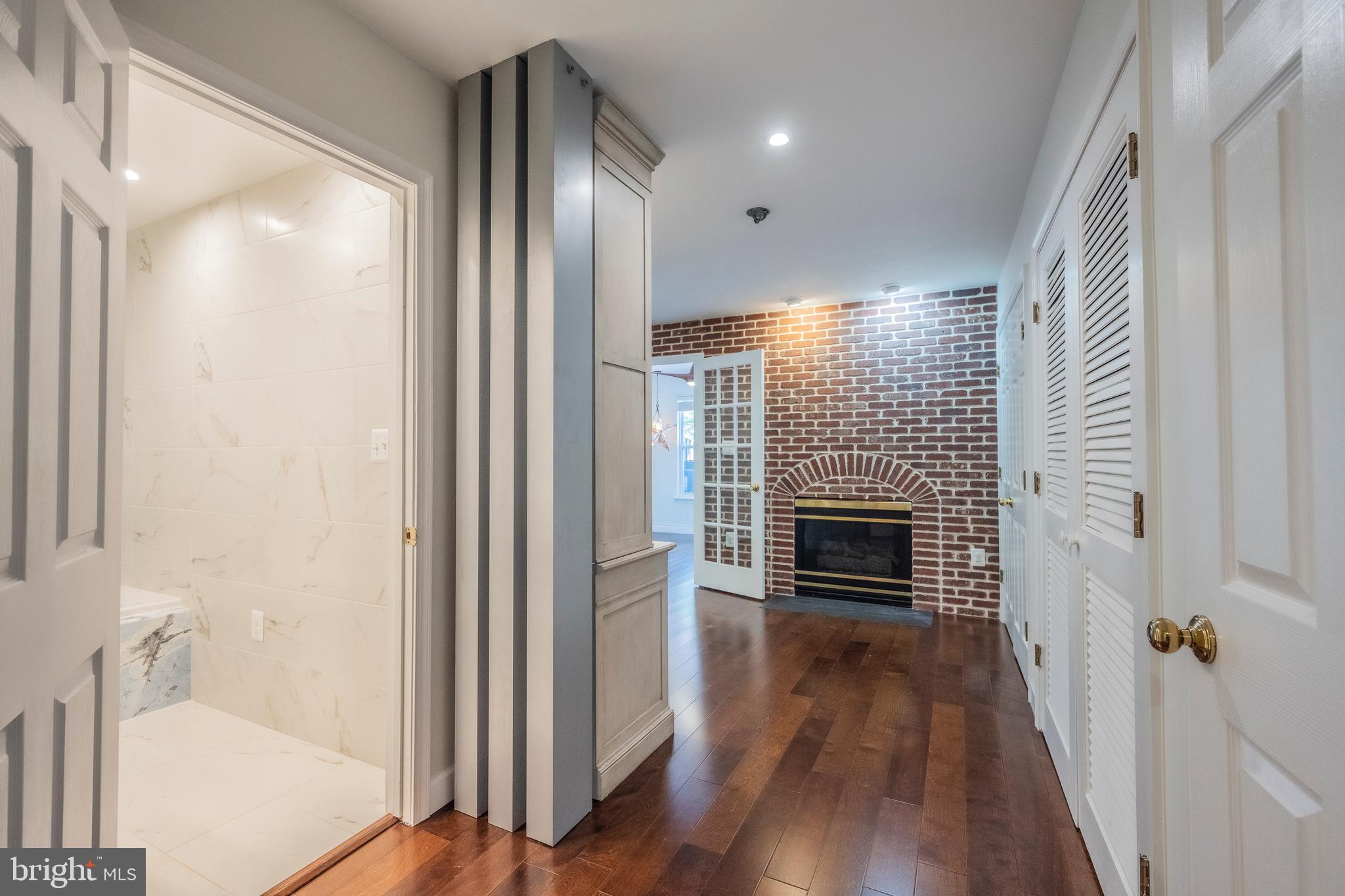 ASHBURN VILLAGE - Residential Lease