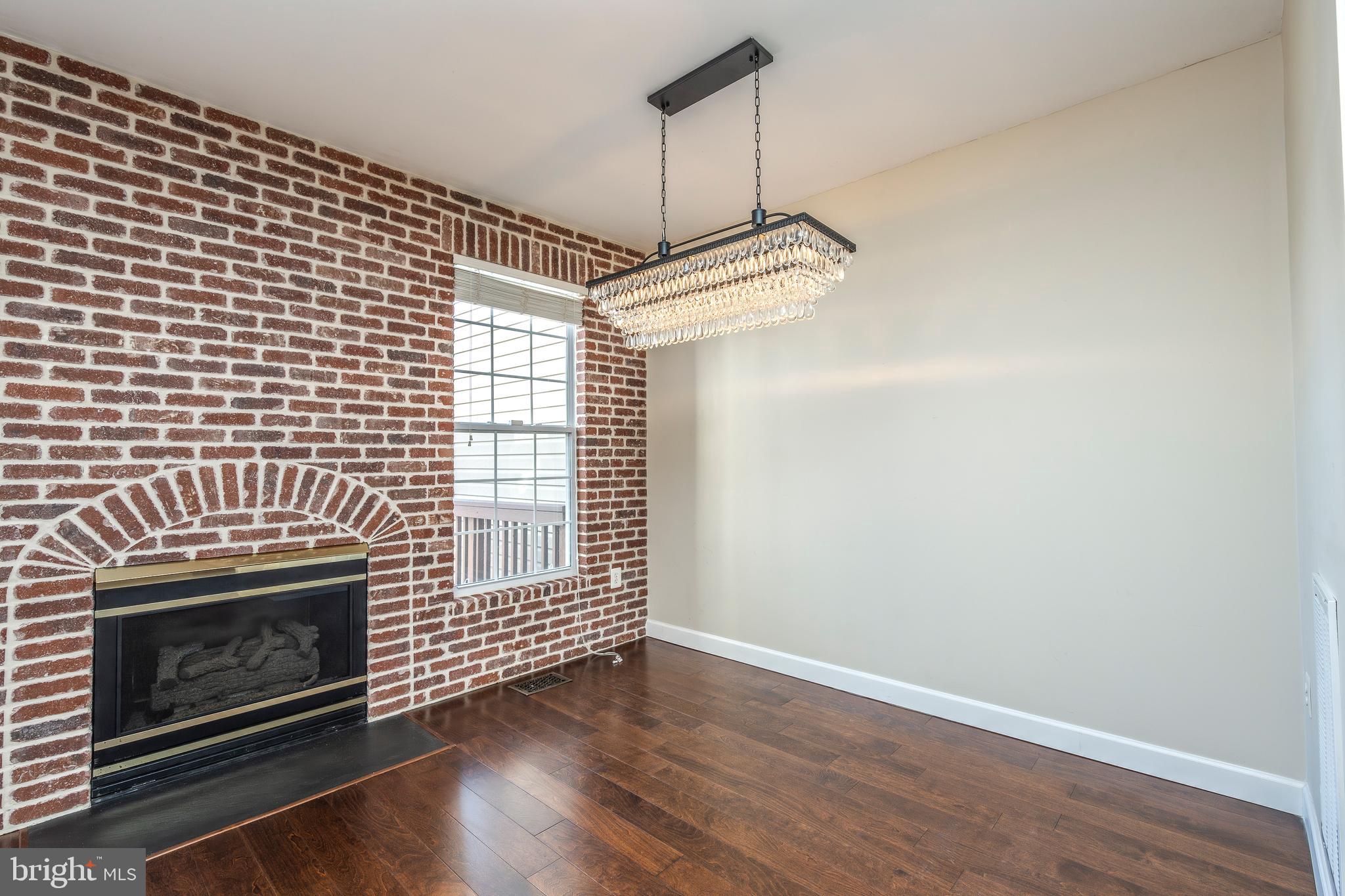 ASHBURN VILLAGE - Residential Lease