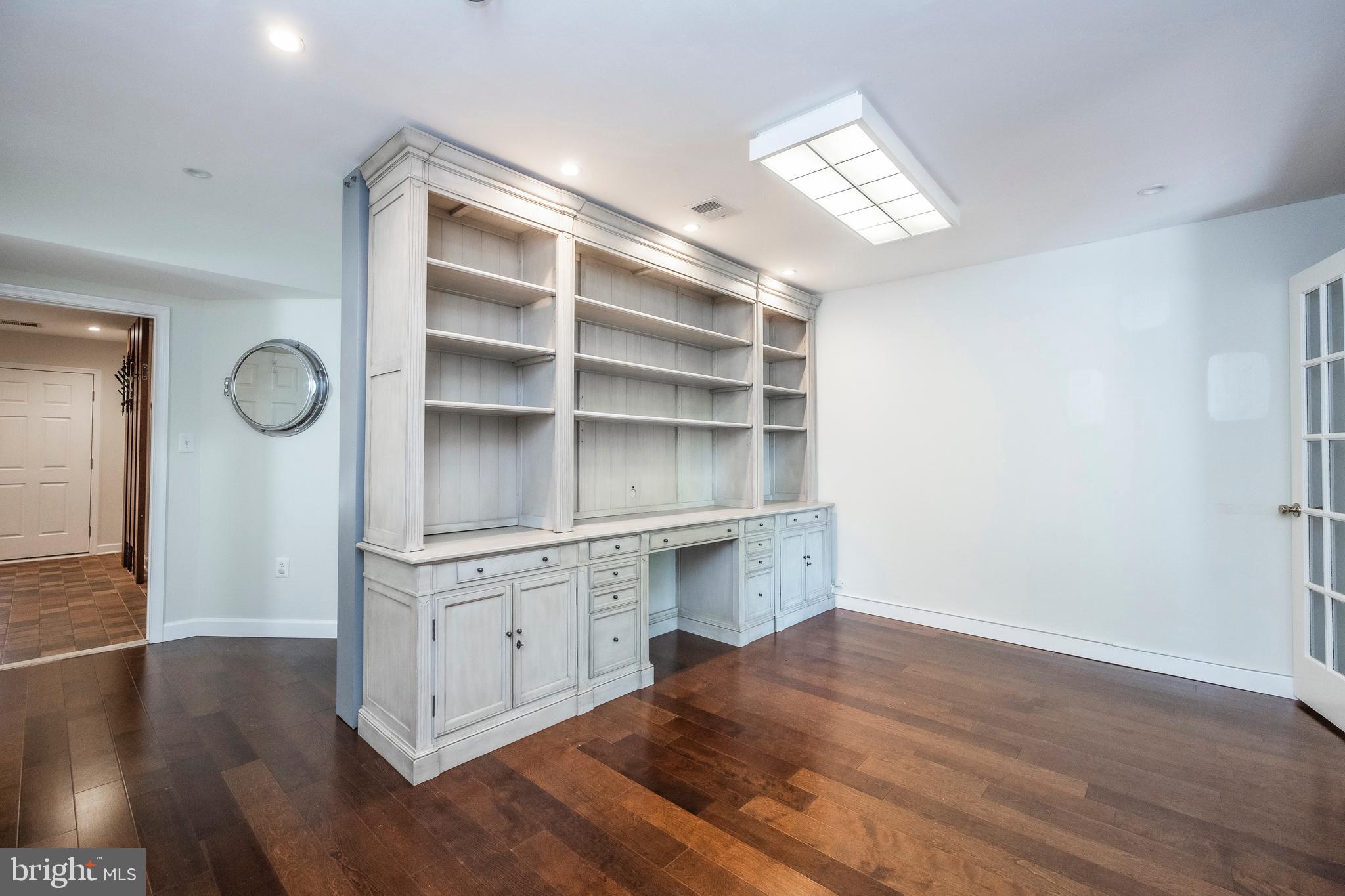 ASHBURN VILLAGE - Residential Lease