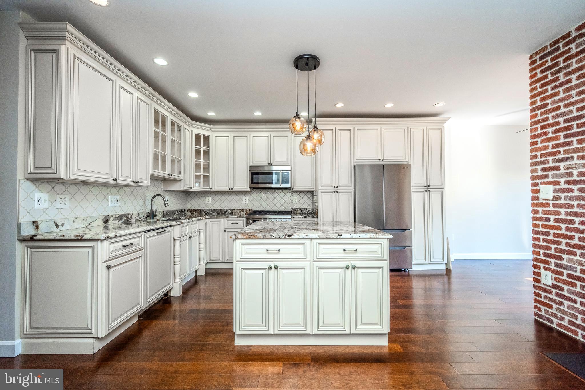 ASHBURN VILLAGE - Residential Lease