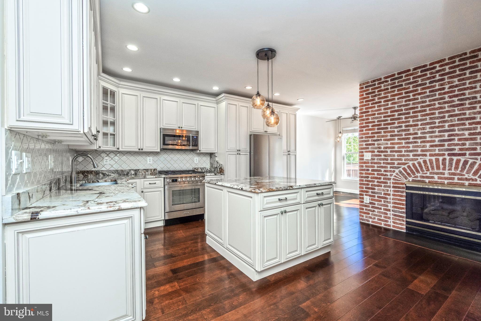 ASHBURN VILLAGE - Residential Lease