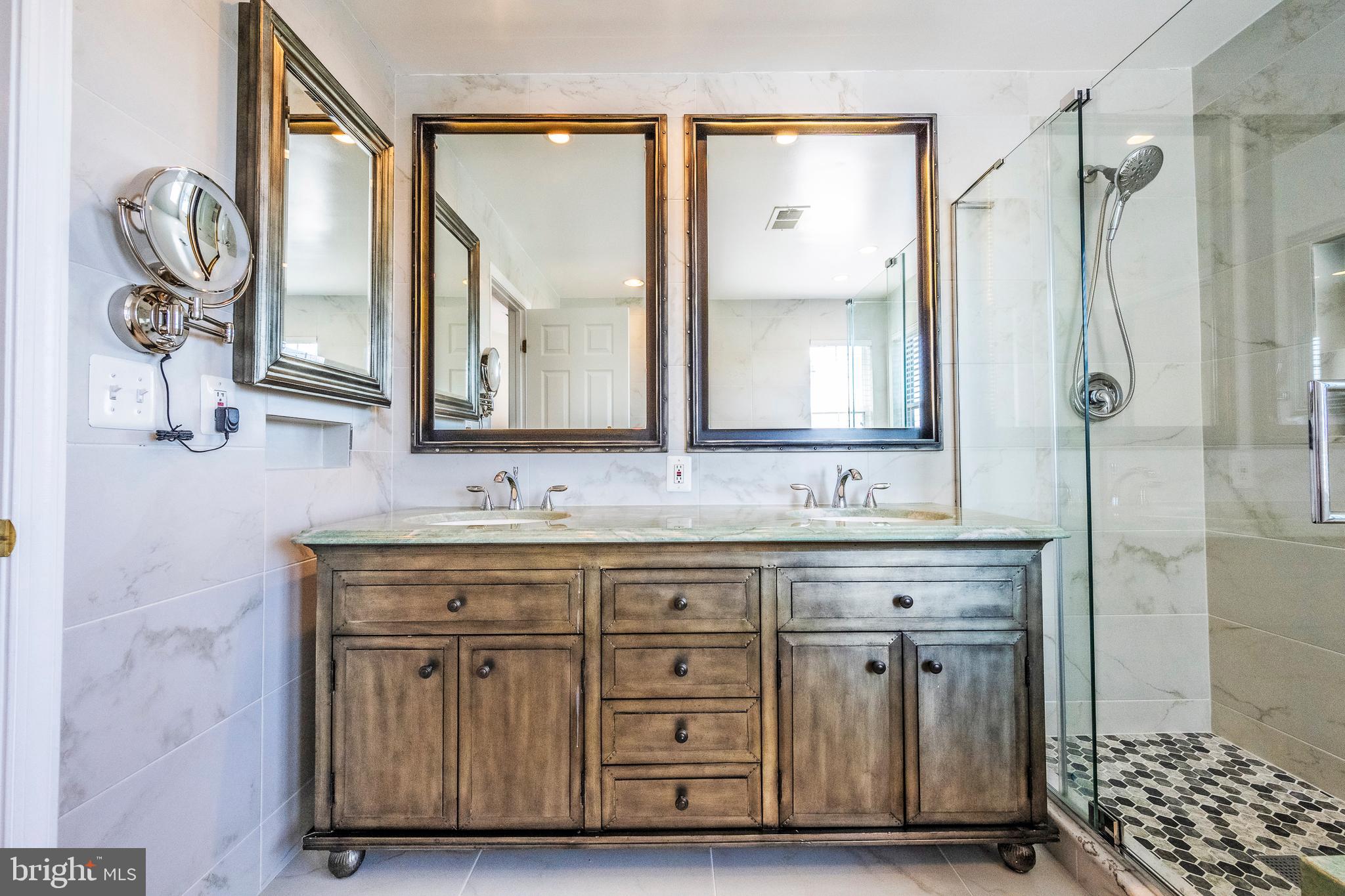 ASHBURN VILLAGE - Residential Lease