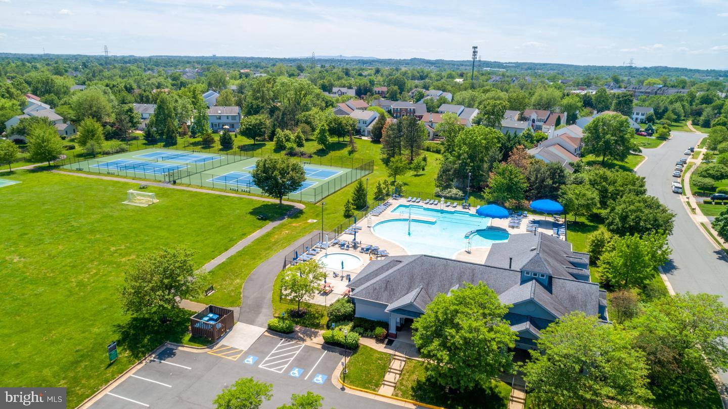 ASHBURN VILLAGE - Residential Lease