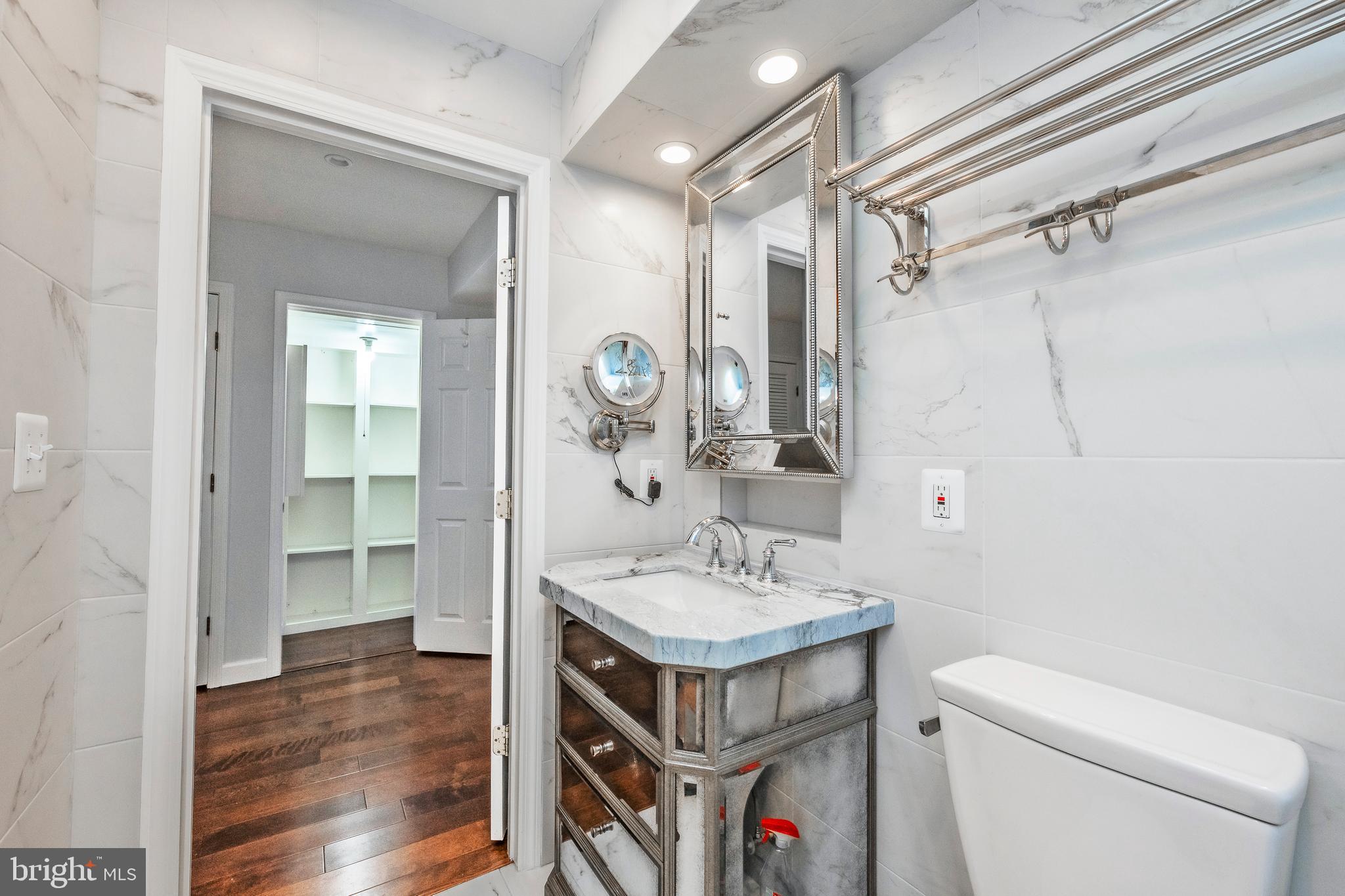 ASHBURN VILLAGE - Residential Lease