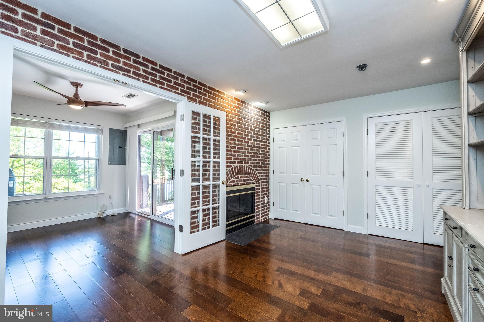 ASHBURN VILLAGE - Residential Lease