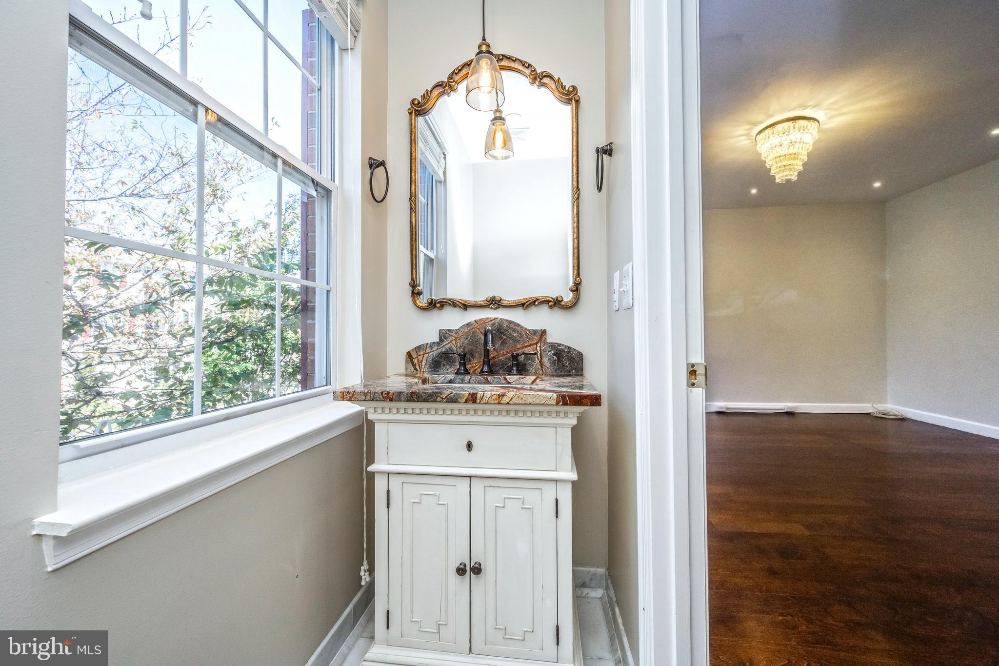 ASHBURN VILLAGE - Residential Lease