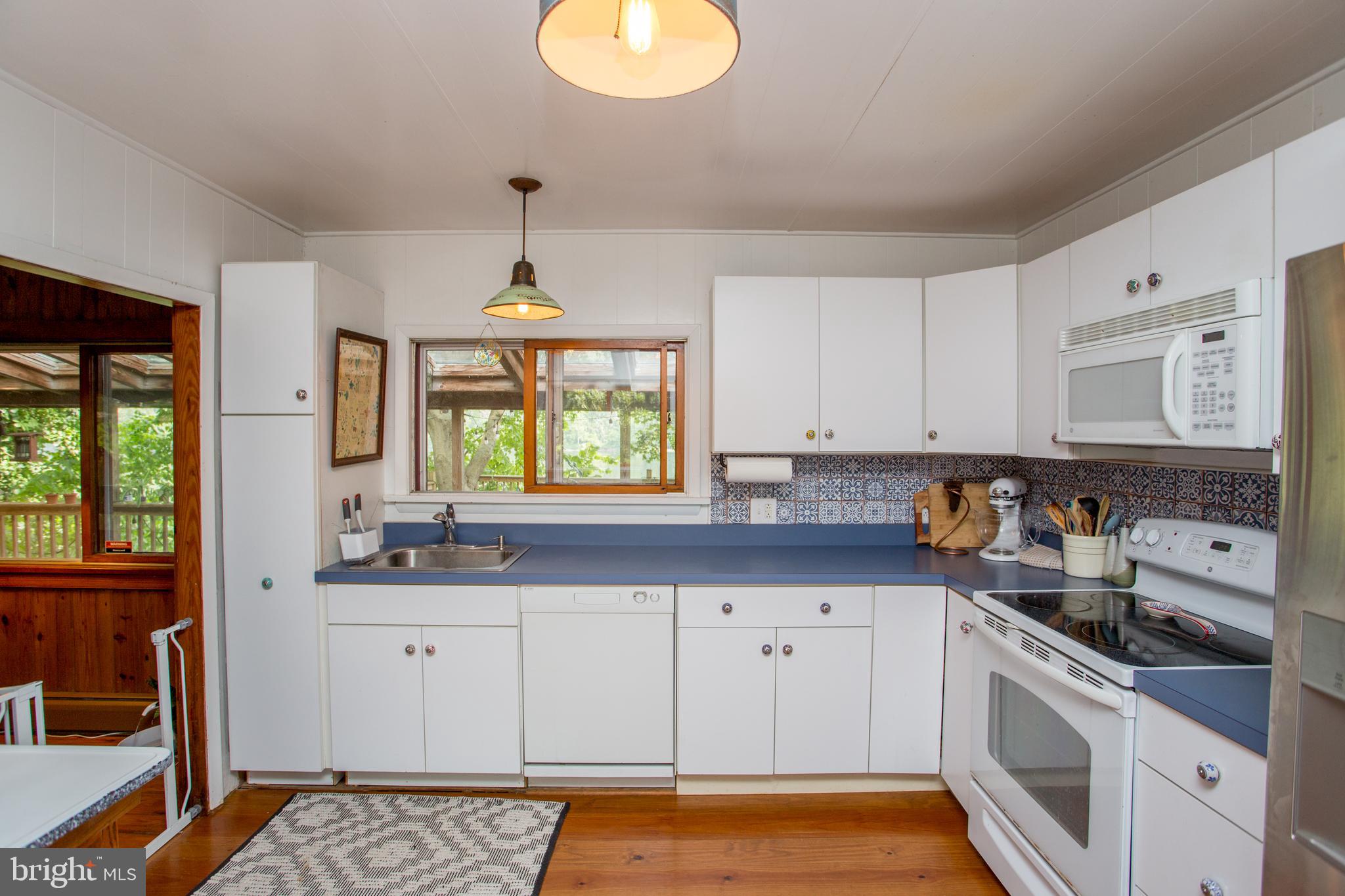 000 - Residential Lease