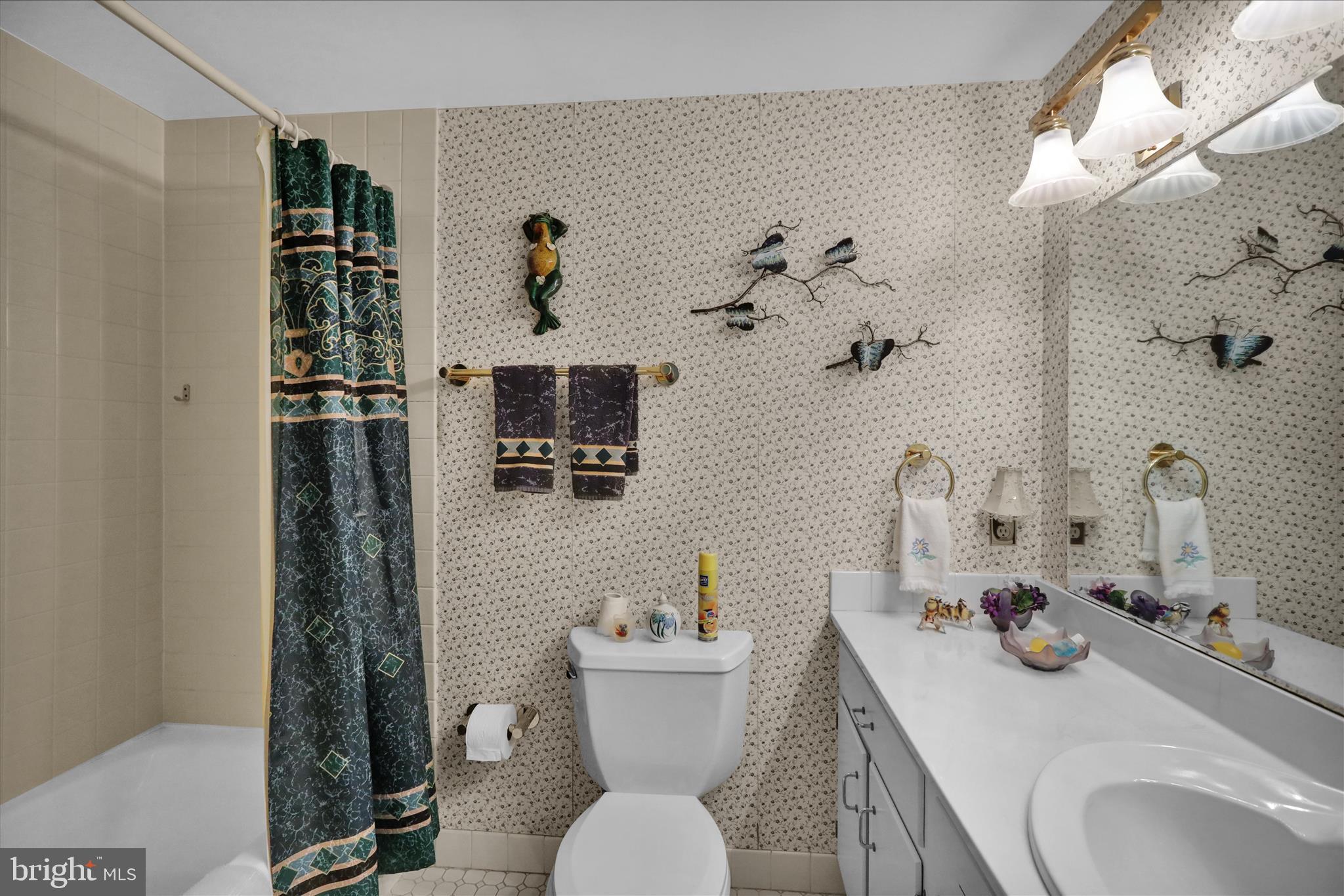 HUMMINGBIRD HILL - Residential