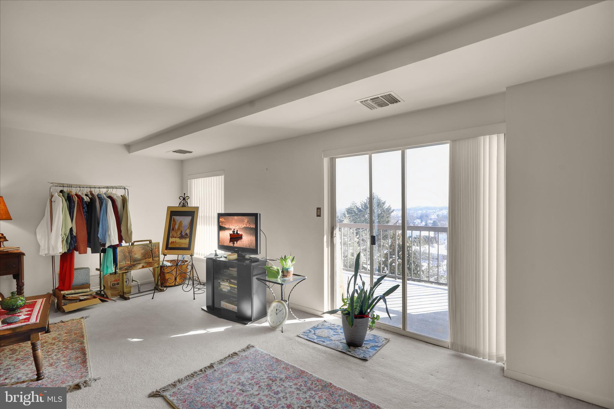 HUMMINGBIRD HILL - Residential