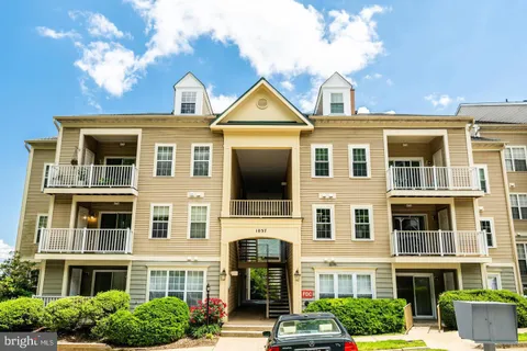 1037 Gardenview Loop Unit 302, Woodbridge, VA 22191 - MLS#: VAPW2112504