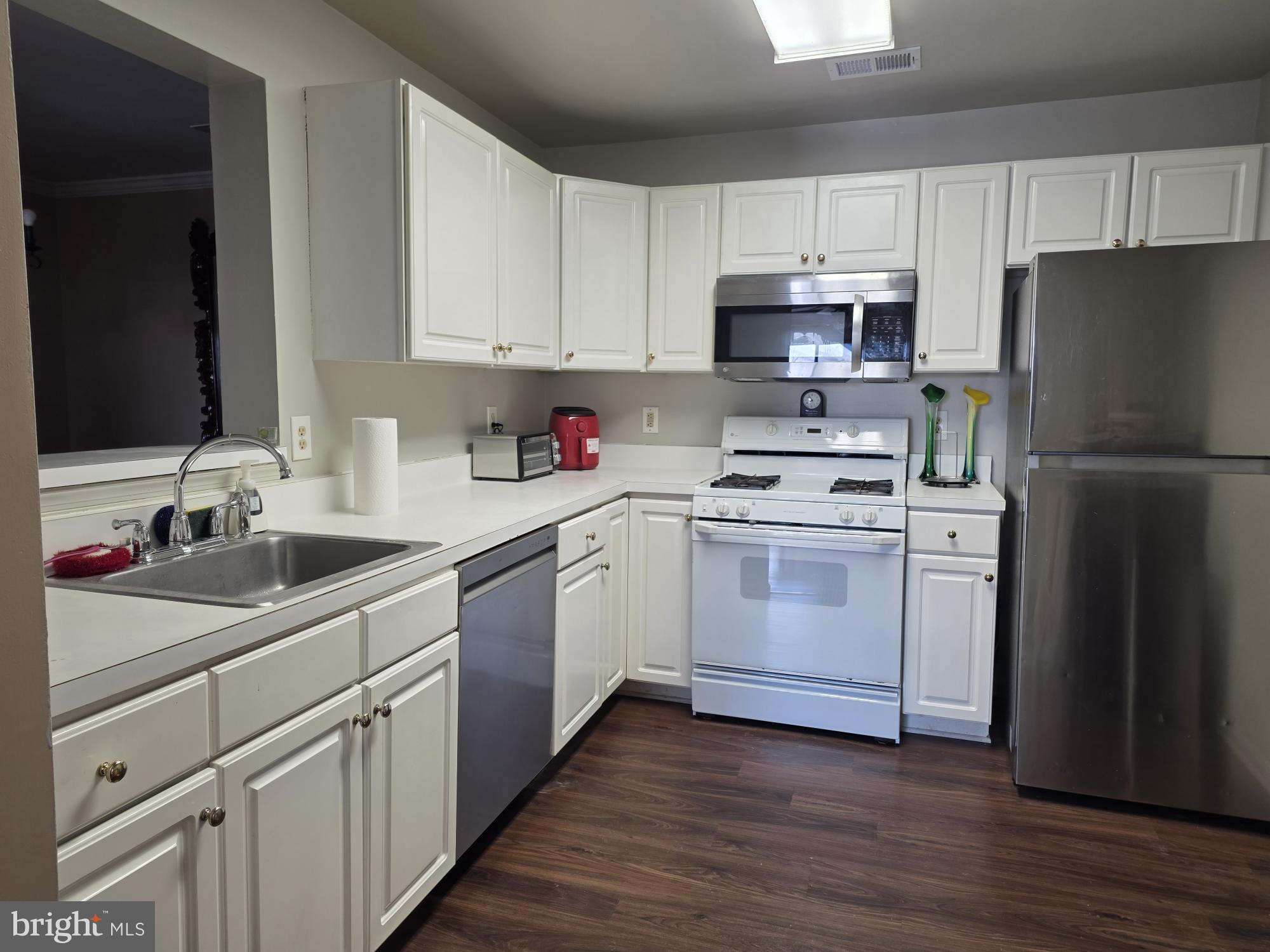 SUMMERHOUSE CONDO - Residential