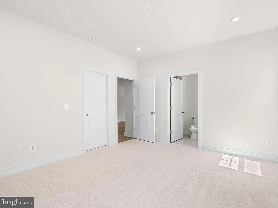 LAKE FREDERICK - Residential Lease