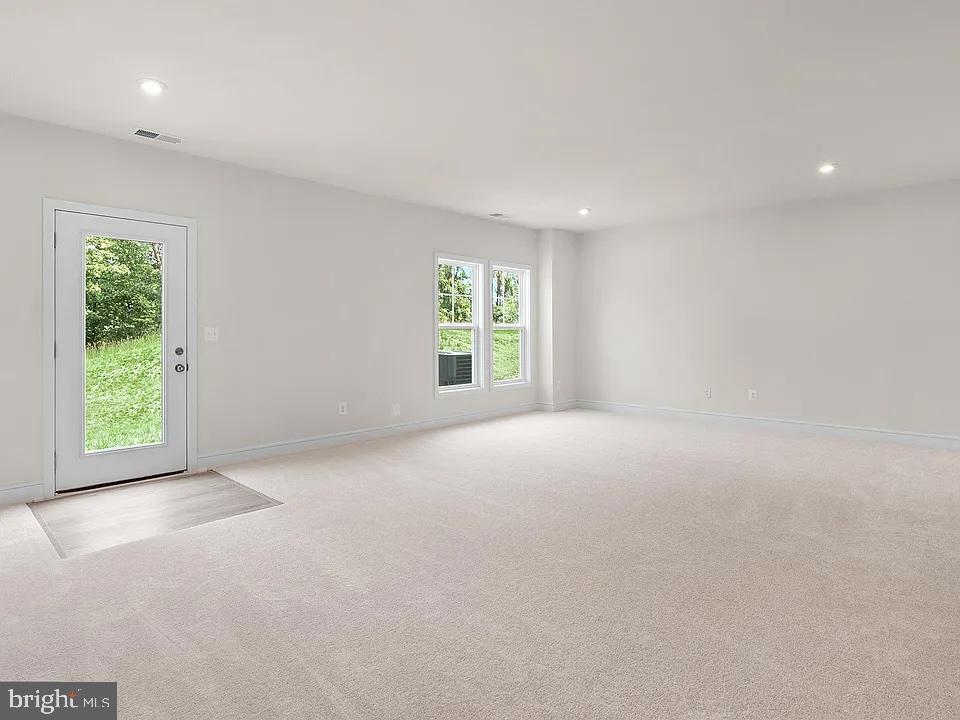 LAKE FREDERICK - Residential Lease