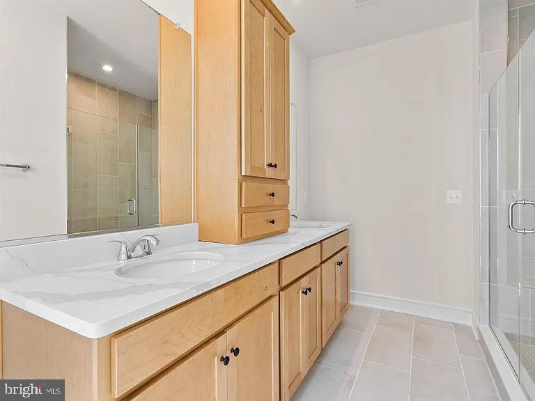 LAKE FREDERICK - Residential Lease