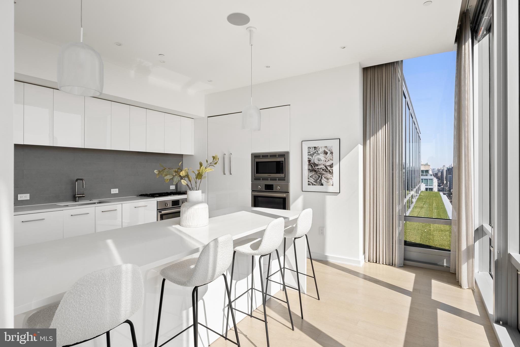 WEST END - Residential