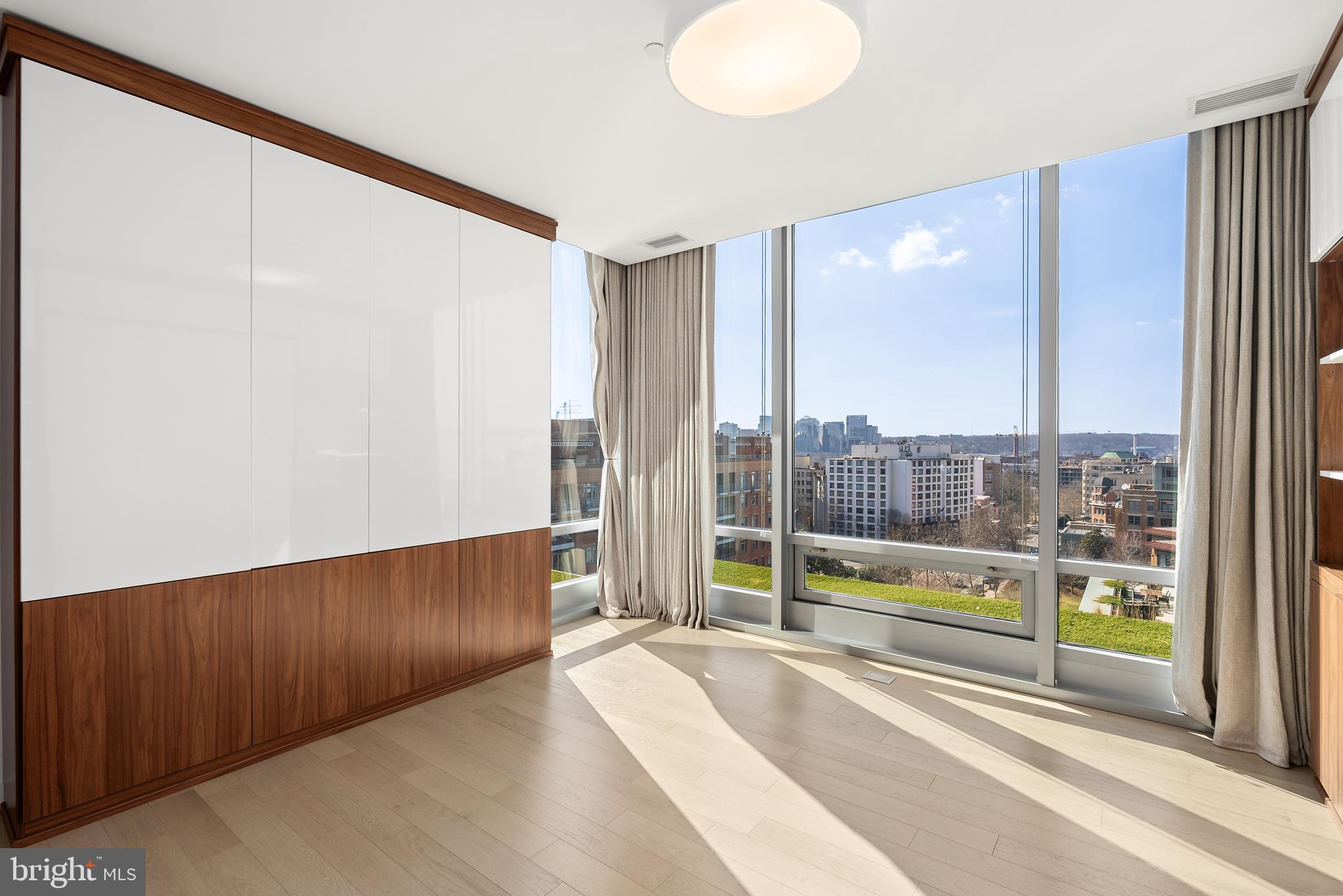WEST END - Residential