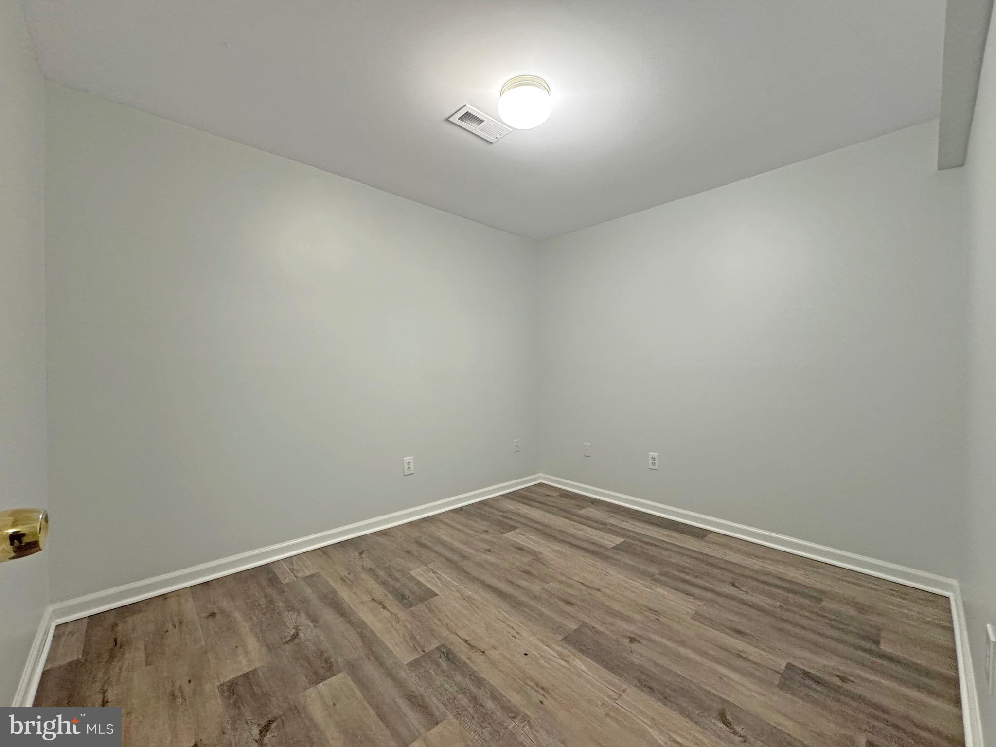 SOUTH RIDING - Residential Lease