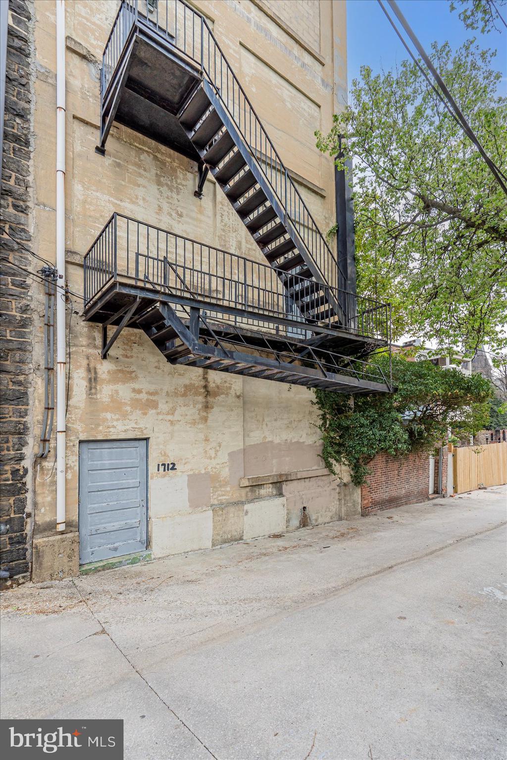 BOLTON HILL HISTORIC DISTRICT - Commercial Sale