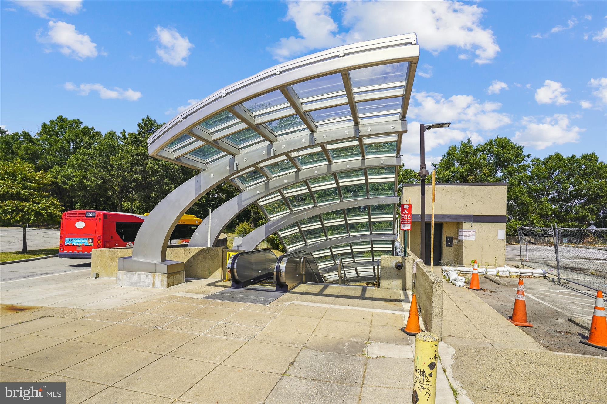 HUNTINGTON CLUB - Residential