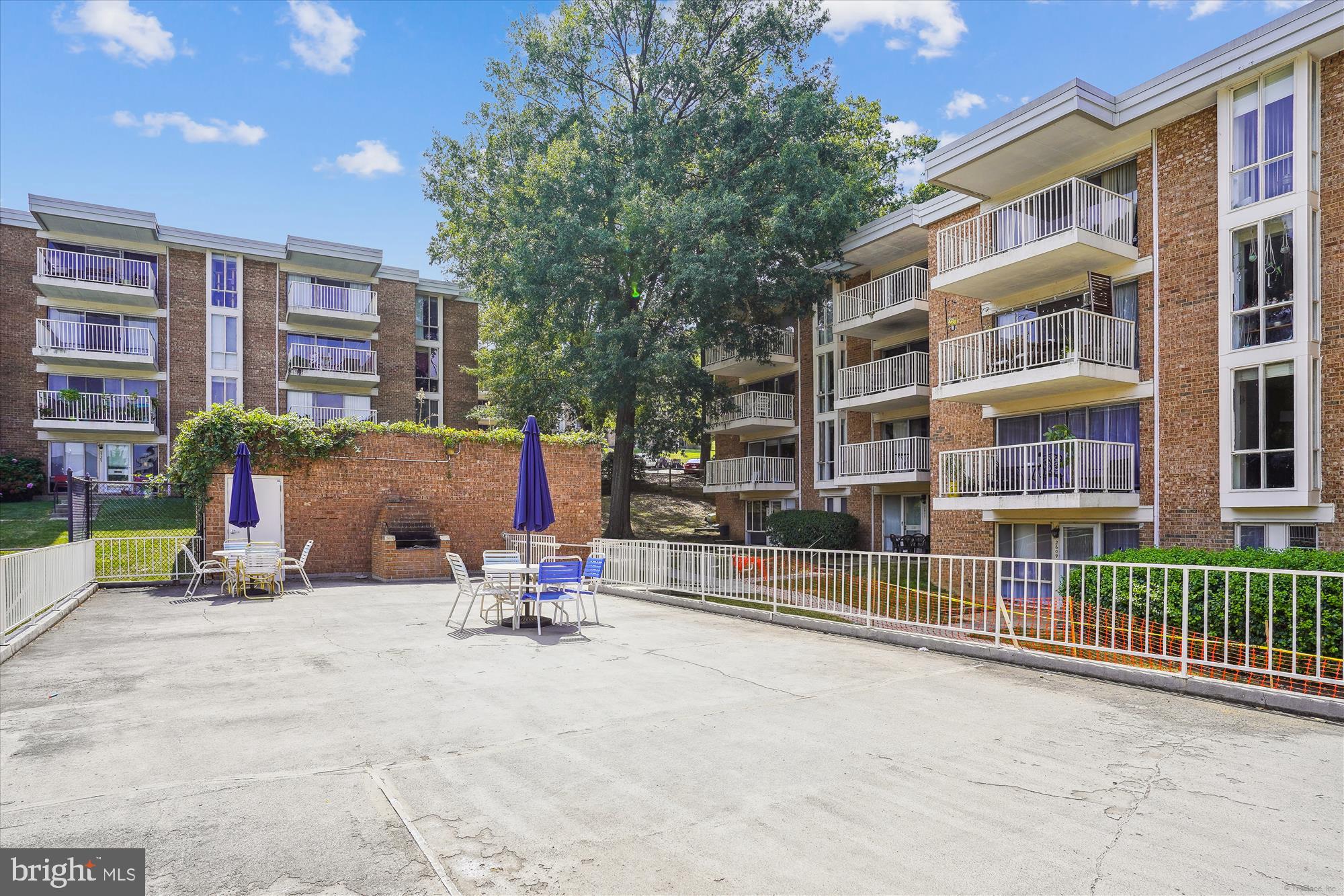 HUNTINGTON CLUB - Residential