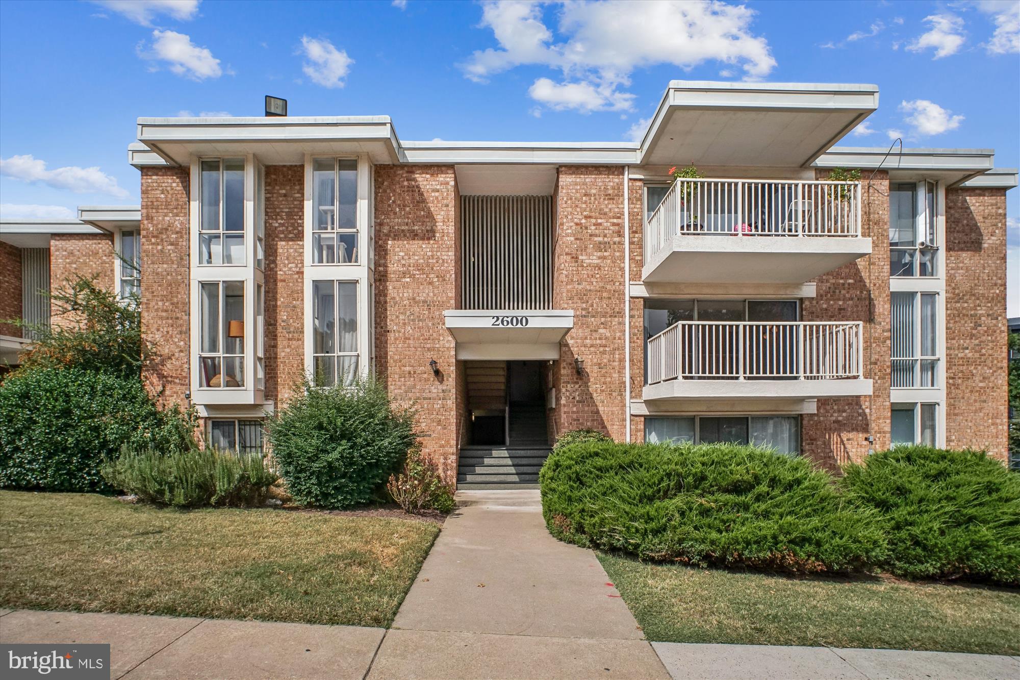 HUNTINGTON CLUB - Residential