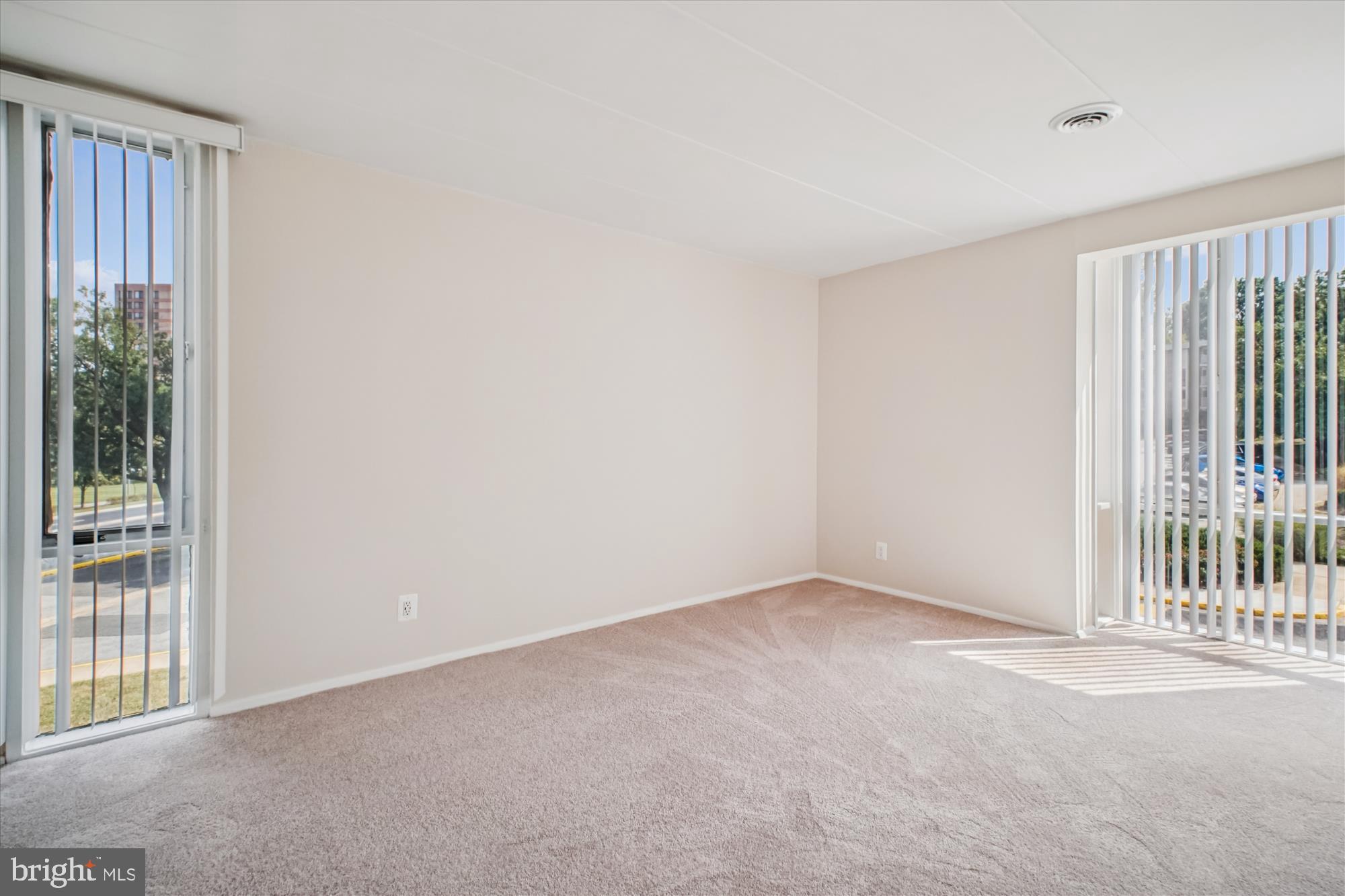 HUNTINGTON CLUB - Residential