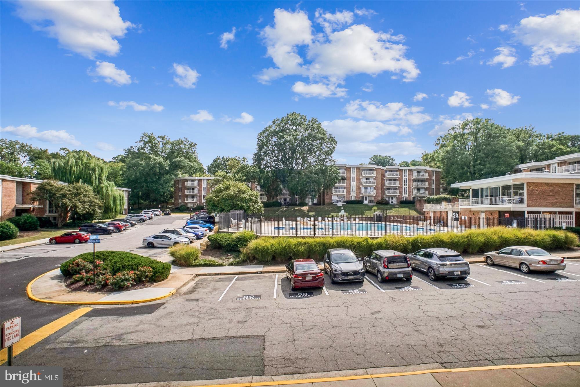 HUNTINGTON CLUB - Residential