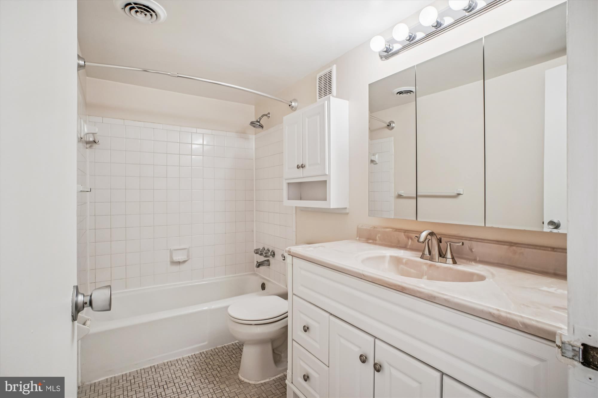 HUNTINGTON CLUB - Residential