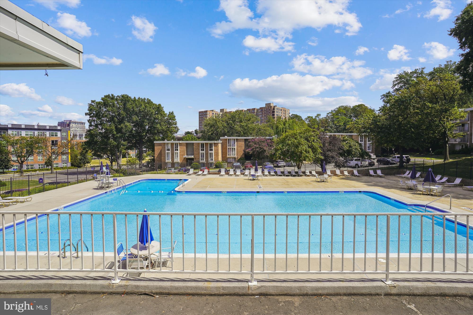 HUNTINGTON CLUB - Residential