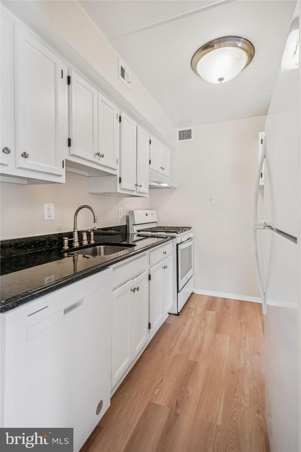 HUNTINGTON CLUB - Residential