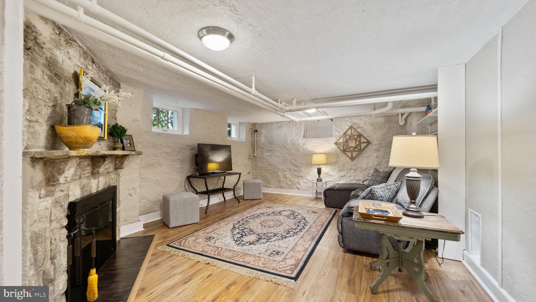 STONELEIGH - Residential