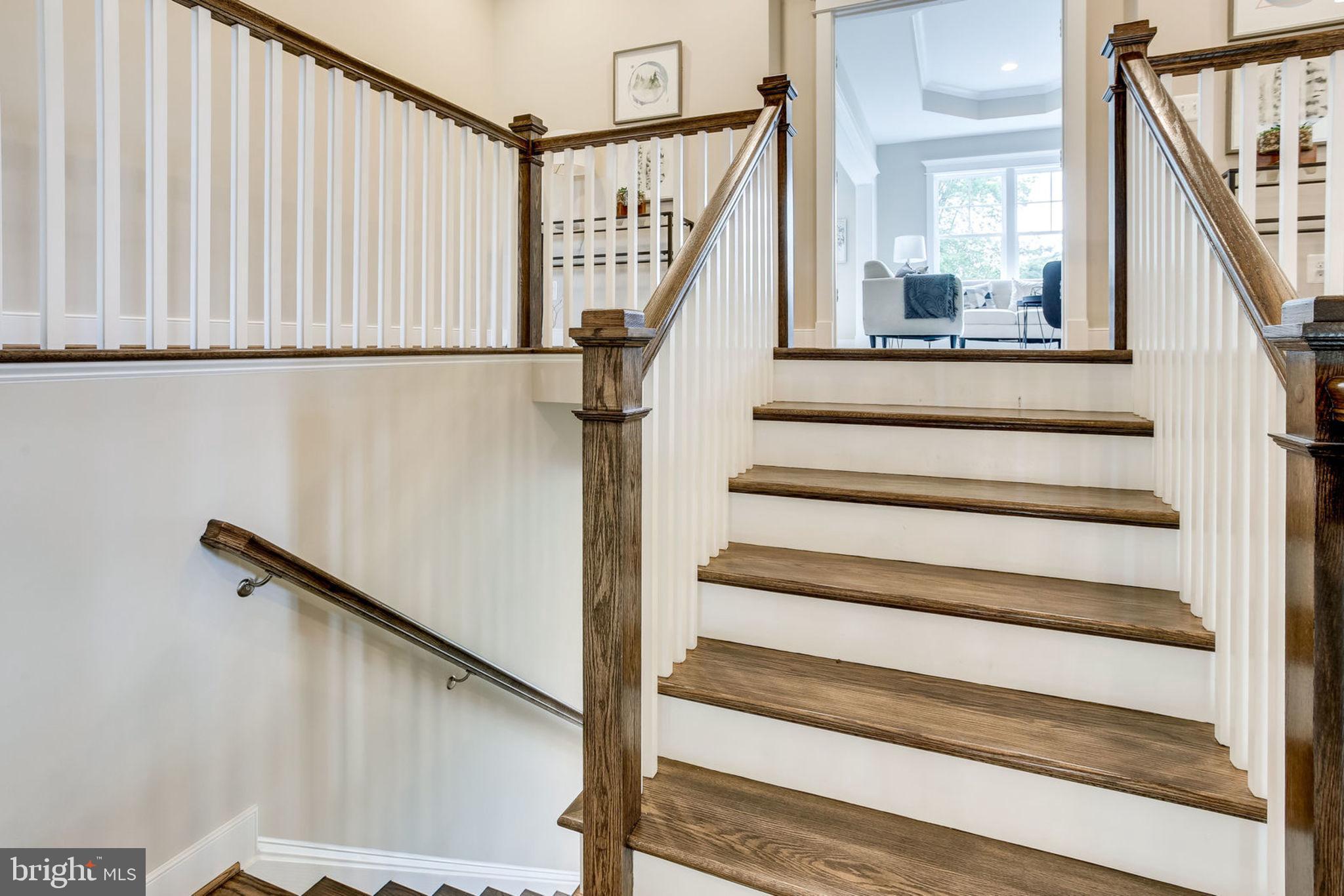 WELLINGTON HEIGHTS - Residential