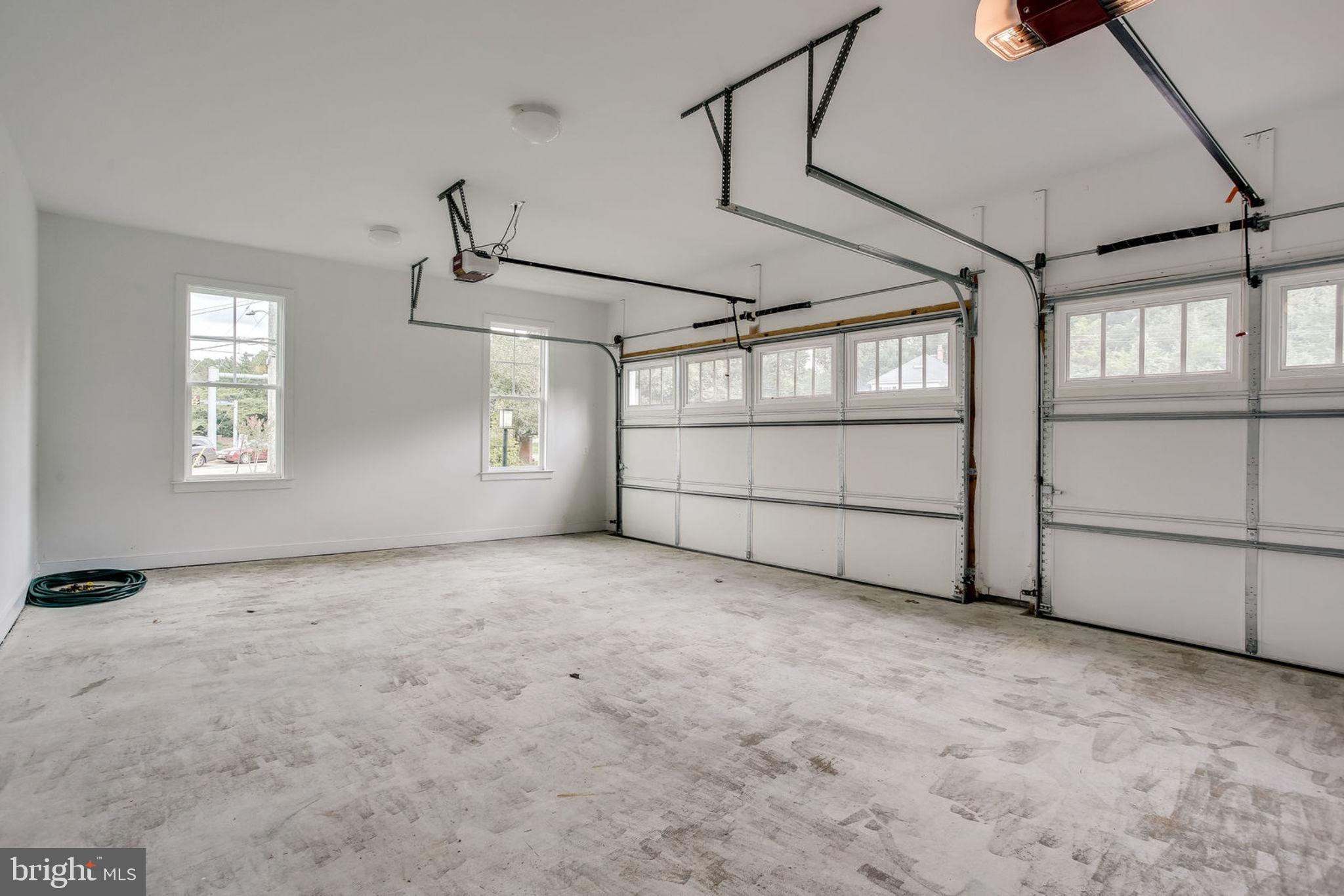 WELLINGTON HEIGHTS - Residential