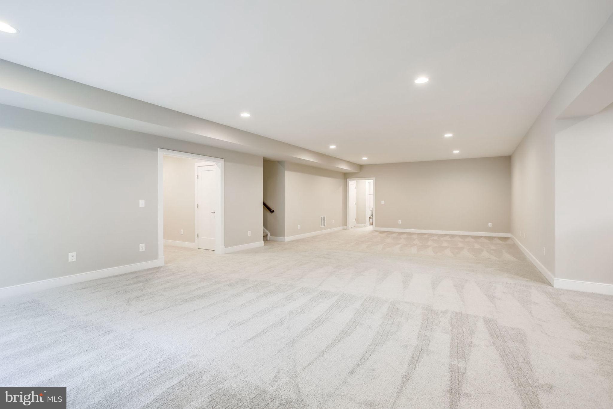 WELLINGTON HEIGHTS - Residential