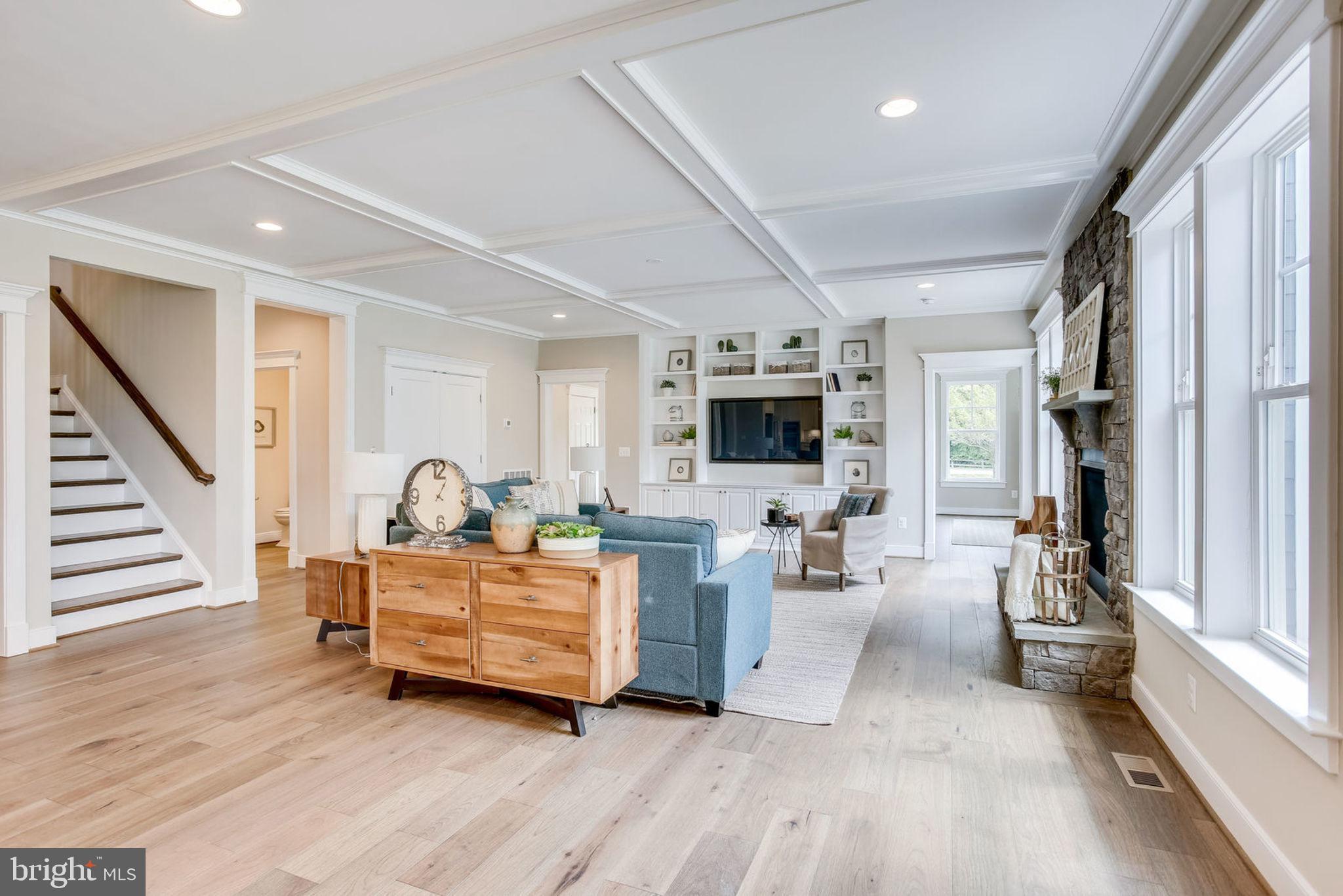 WELLINGTON HEIGHTS - Residential