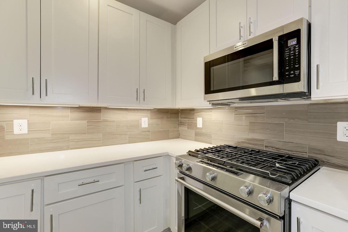 4008 EDMUNDS NW 6