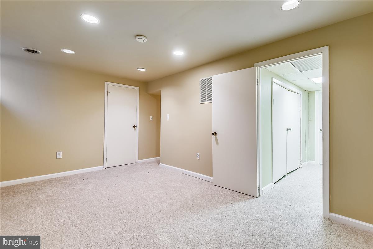 CROFTON MEADOWS - Residential