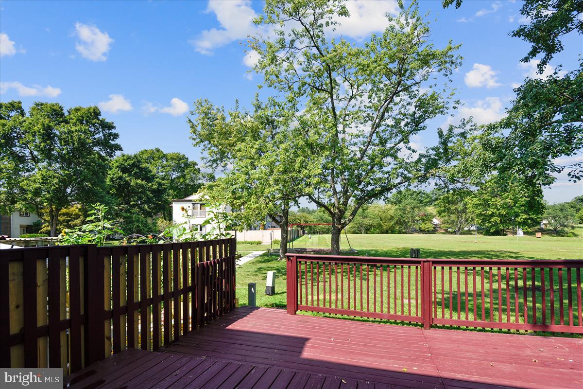 CROFTON MEADOWS - Residential