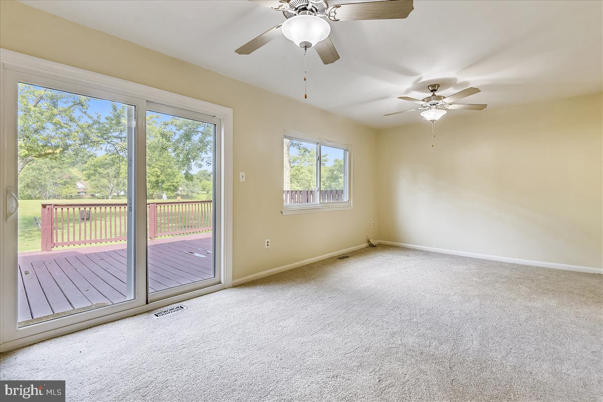 CROFTON MEADOWS - Residential