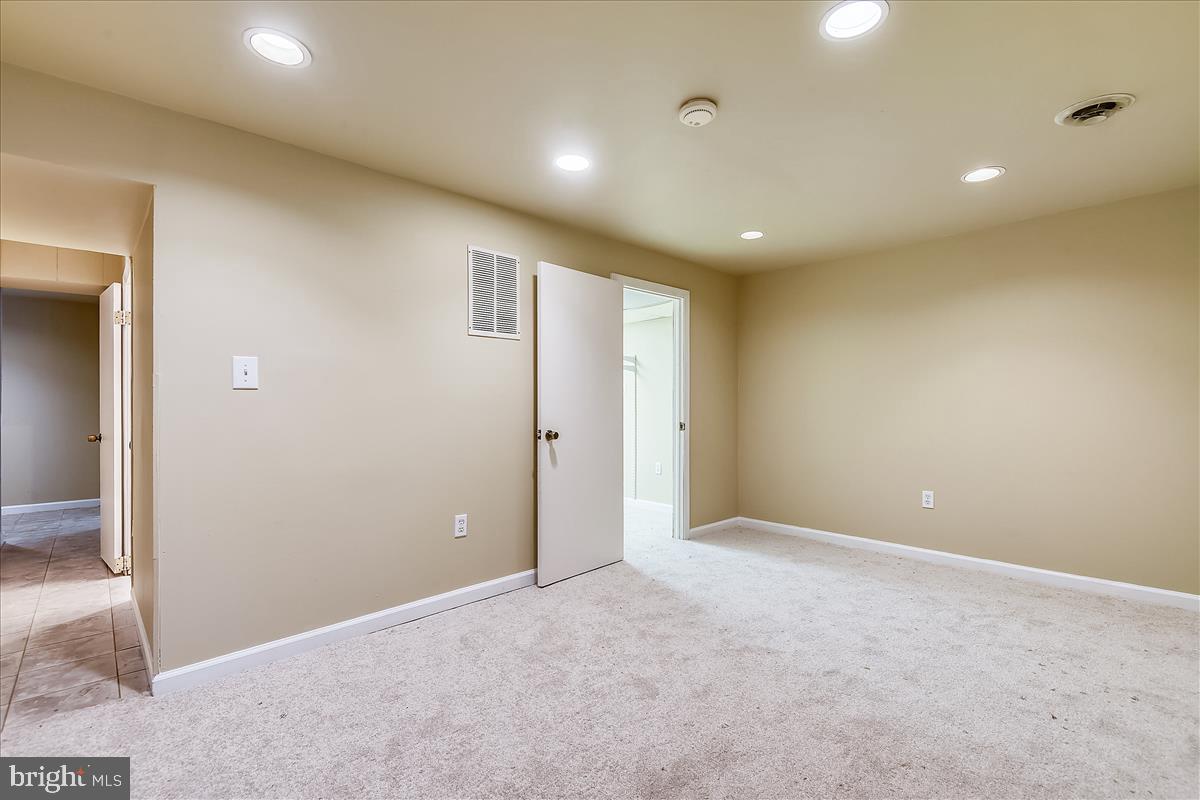 CROFTON MEADOWS - Residential