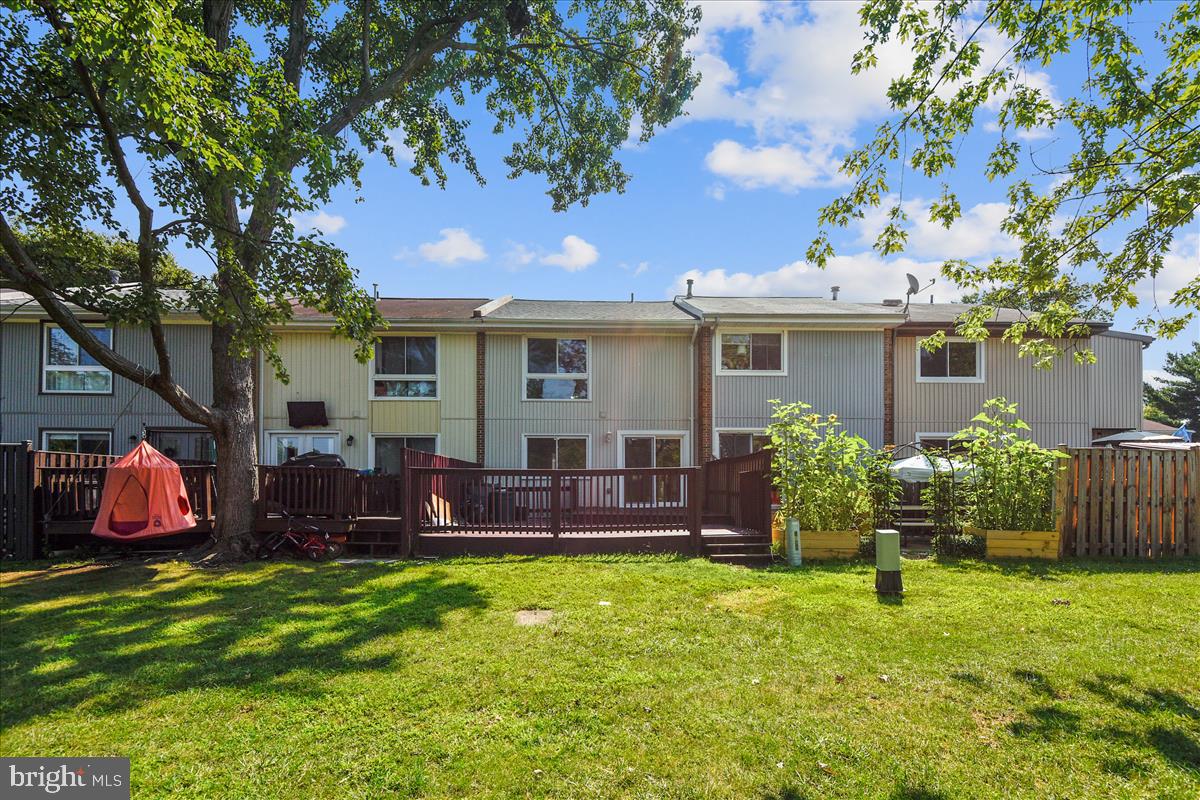 CROFTON MEADOWS - Residential