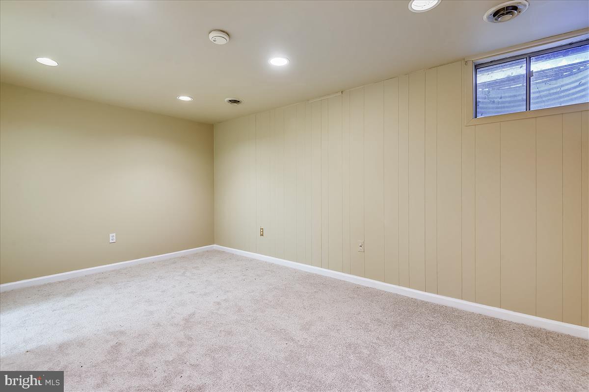 CROFTON MEADOWS - Residential