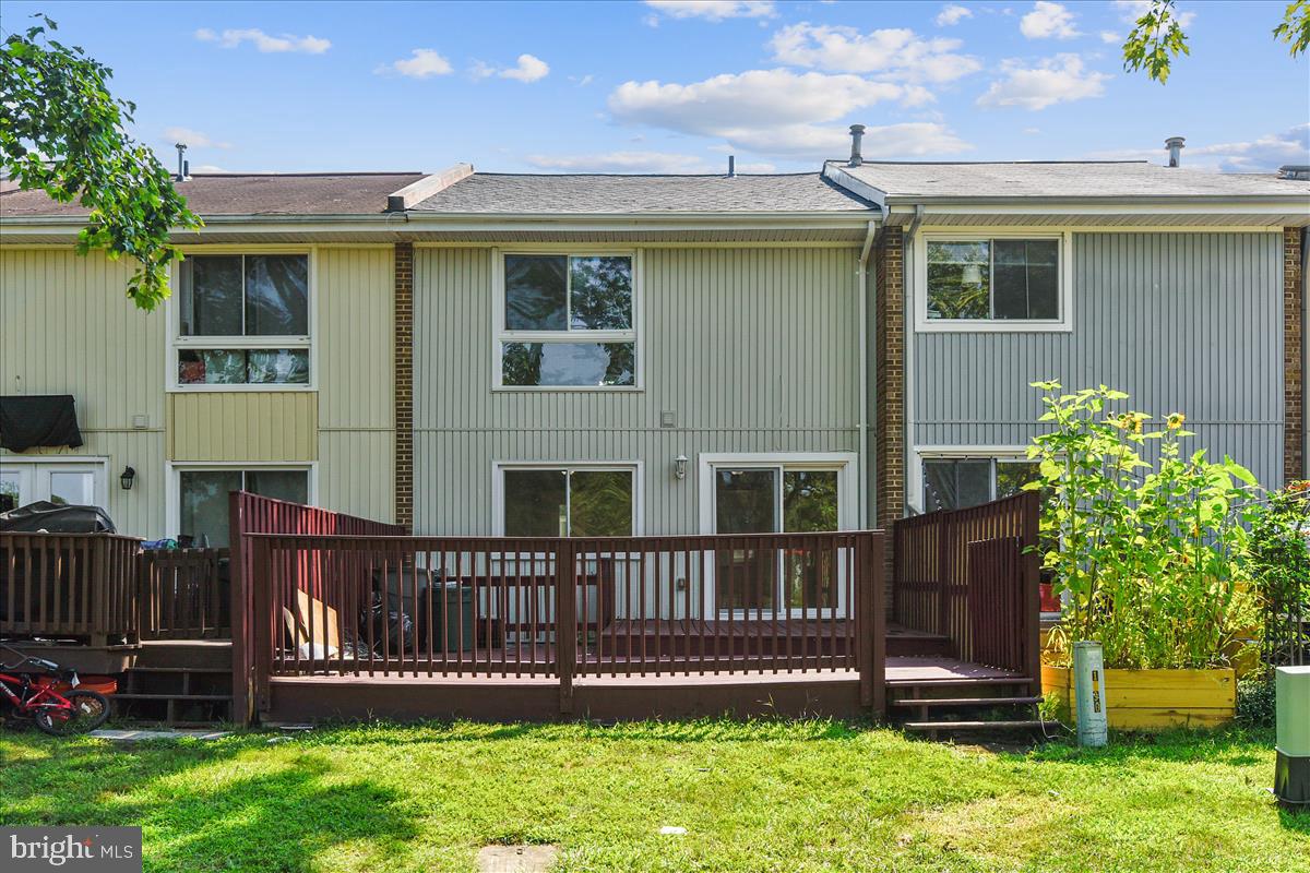 CROFTON MEADOWS - Residential