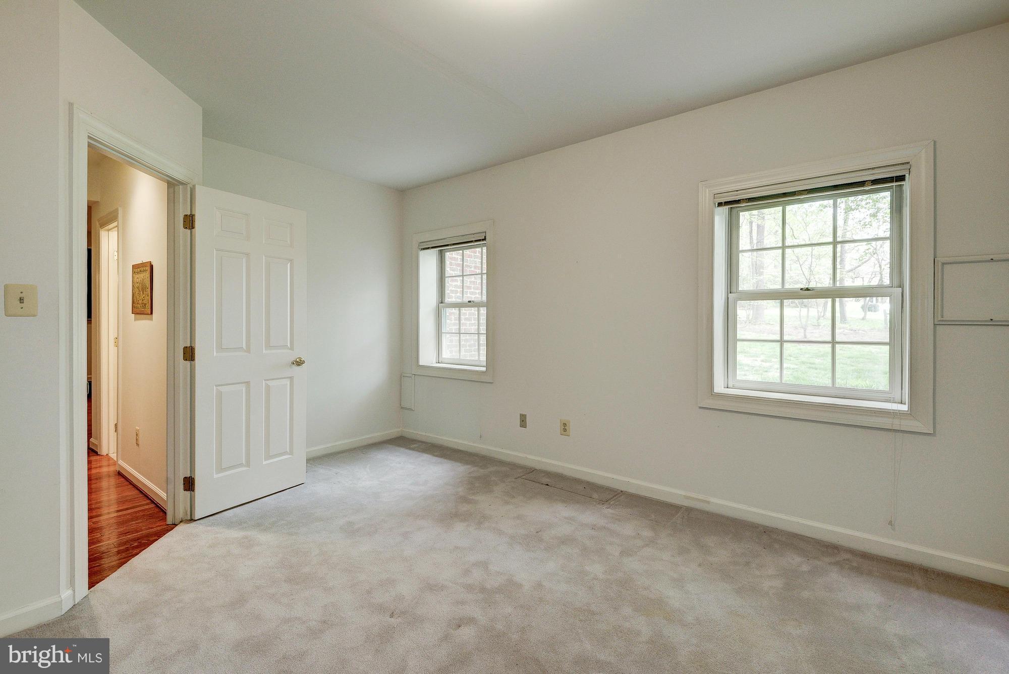 POTOMAC VILLAGE - Residential