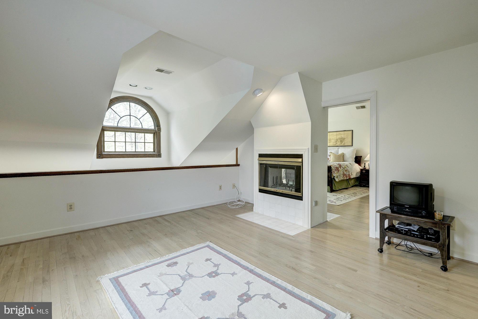 POTOMAC VILLAGE - Residential